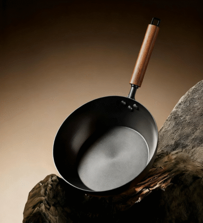 Uncoated cast iron steak frying pan