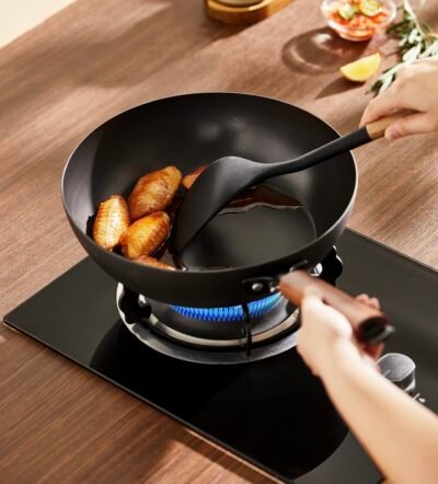 Uncoated cast iron steak frying pan